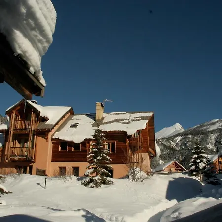 Chalet Le Leyrier Hameau Des Chazals Hautes Alpes *