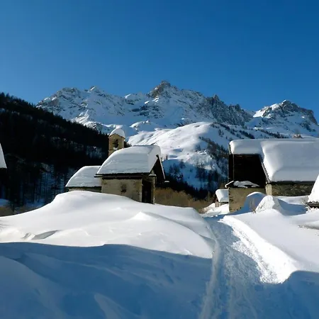 Le Leyrier Hameau Des Chazals Hautes Alpes *